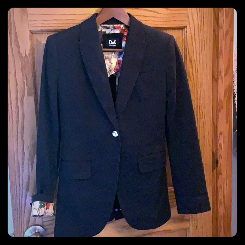 Dolce and Gabbana blazer with cute floral lining
